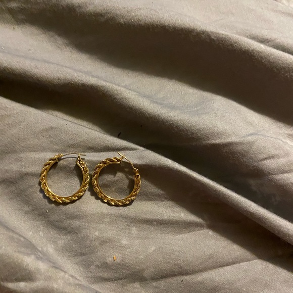 10k gold earrings - Picture 4 of 4